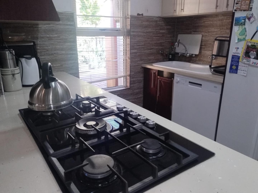 2 Bedroom Property for Sale in Sherwood KwaZulu-Natal