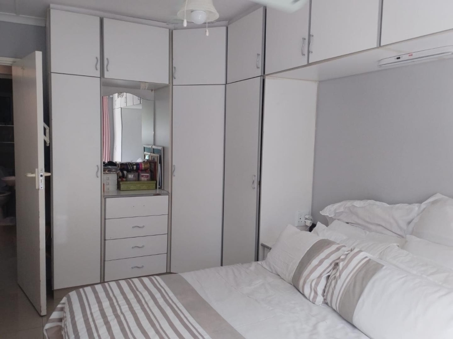 2 Bedroom Property for Sale in Sherwood KwaZulu-Natal