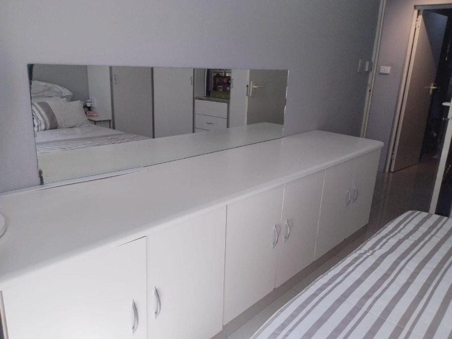 2 Bedroom Property for Sale in Sherwood KwaZulu-Natal