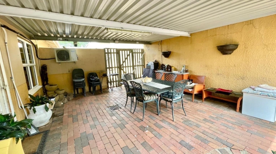 2 Bedroom Property for Sale in Sherwood KwaZulu-Natal