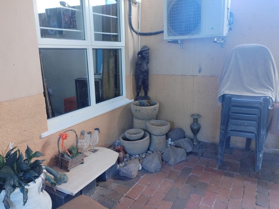 2 Bedroom Property for Sale in Sherwood KwaZulu-Natal