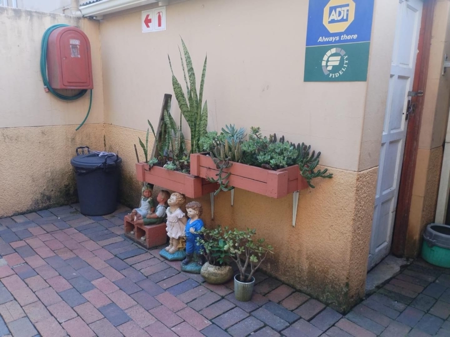 2 Bedroom Property for Sale in Sherwood KwaZulu-Natal