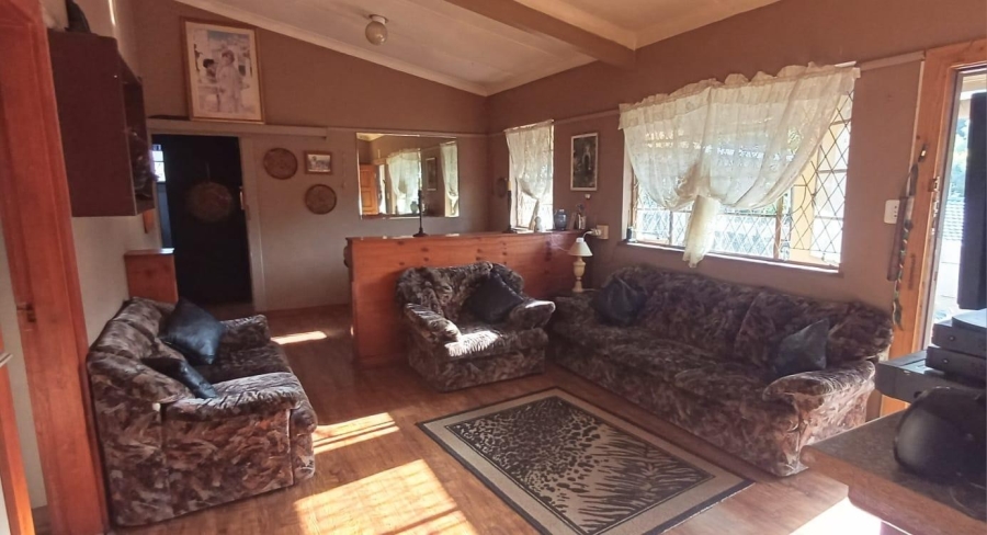 6 Bedroom Property for Sale in Escombe KwaZulu-Natal
