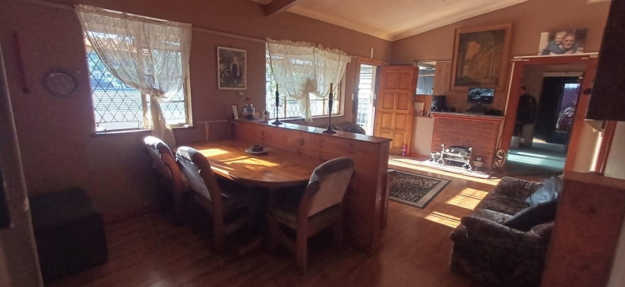 6 Bedroom Property for Sale in Escombe KwaZulu-Natal