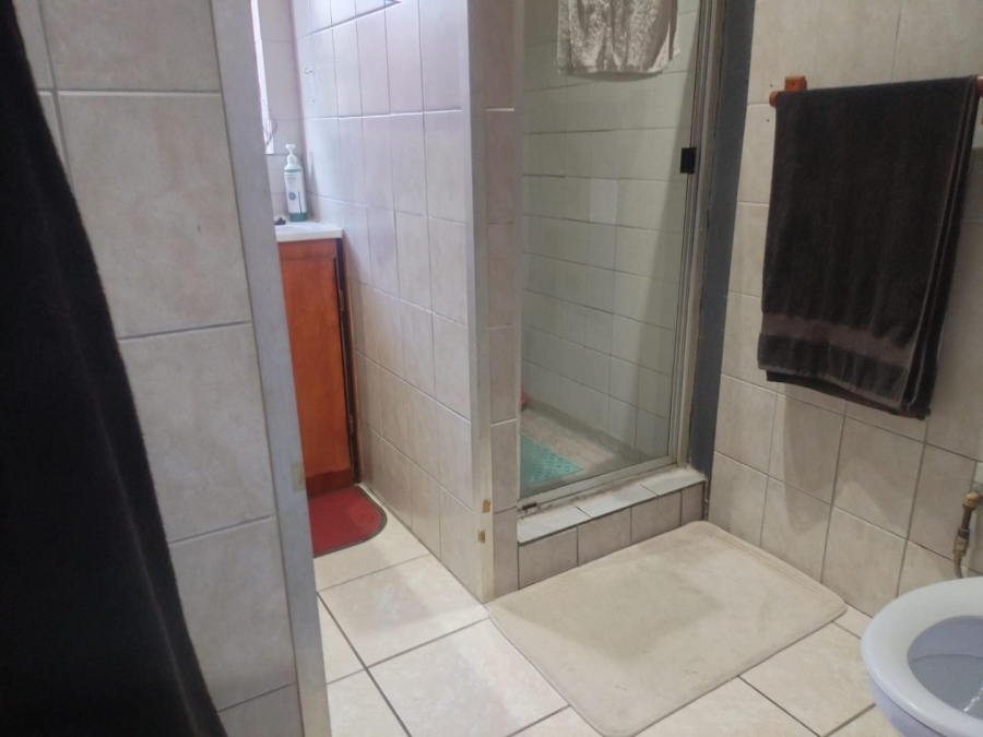 6 Bedroom Property for Sale in Escombe KwaZulu-Natal