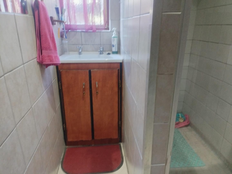6 Bedroom Property for Sale in Escombe KwaZulu-Natal