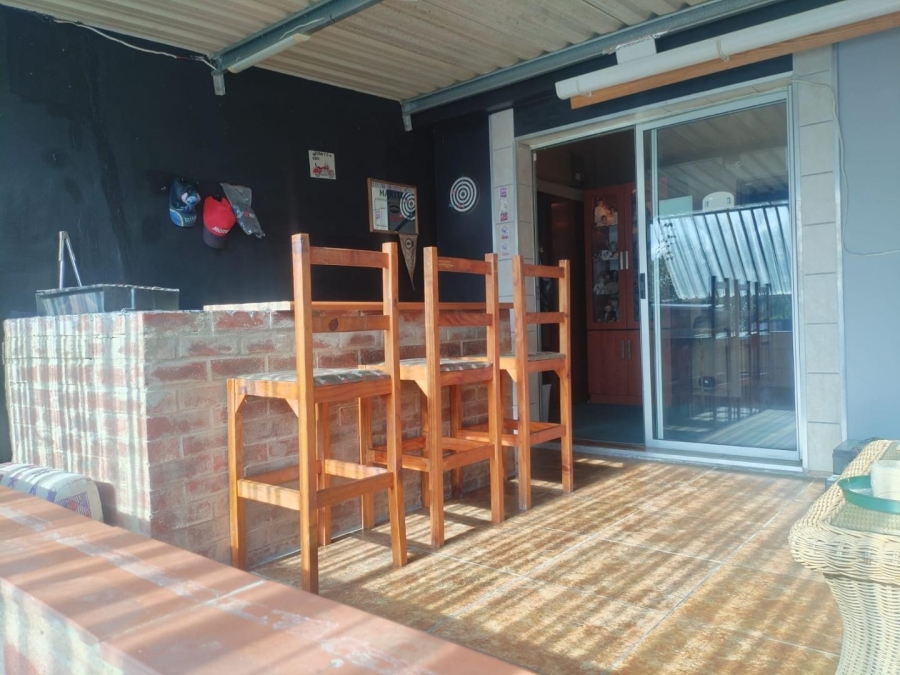 6 Bedroom Property for Sale in Escombe KwaZulu-Natal