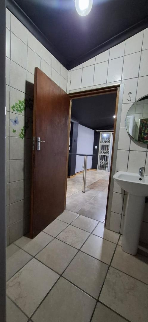 6 Bedroom Property for Sale in Escombe KwaZulu-Natal