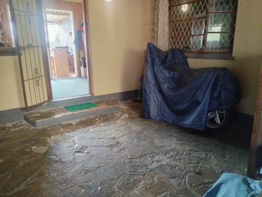 6 Bedroom Property for Sale in Escombe KwaZulu-Natal