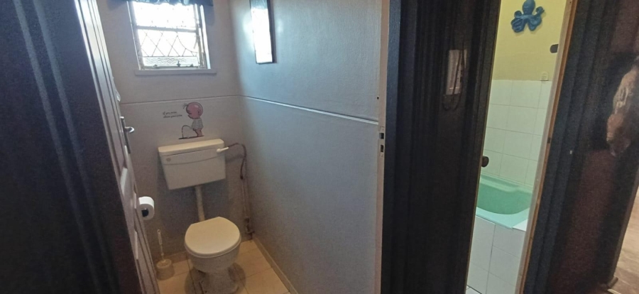 6 Bedroom Property for Sale in Escombe KwaZulu-Natal