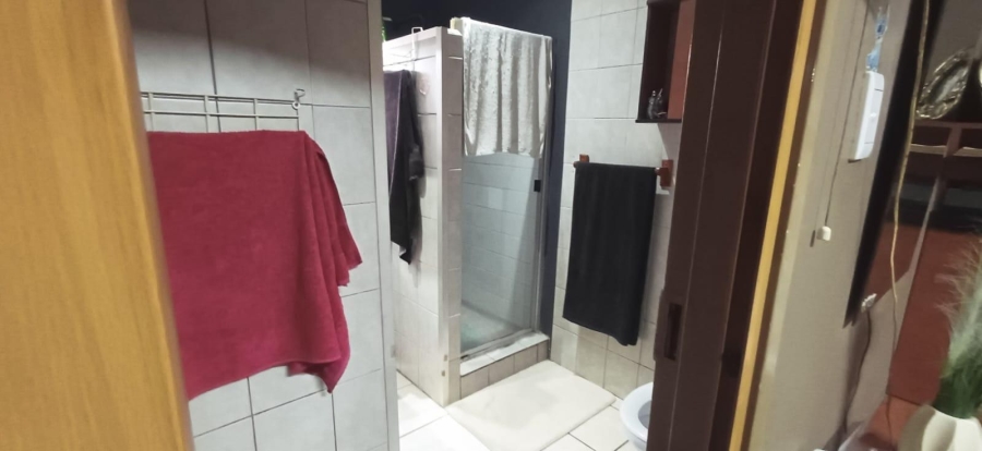 6 Bedroom Property for Sale in Escombe KwaZulu-Natal