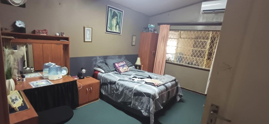 6 Bedroom Property for Sale in Escombe KwaZulu-Natal