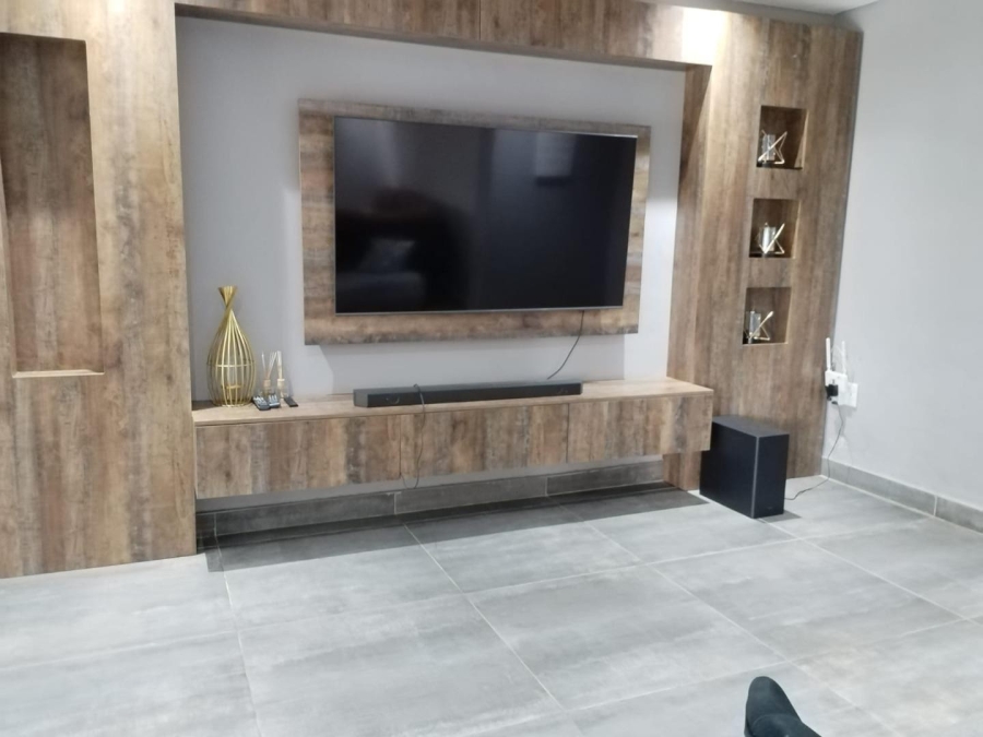 3 Bedroom Property for Sale in Kharwastan KwaZulu-Natal