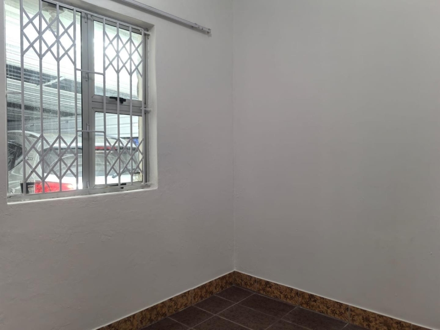 To Let 2 Bedroom Property for Rent in Chatsworth KwaZulu-Natal