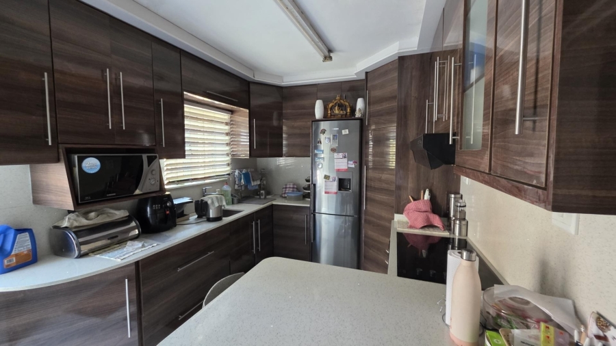 3 Bedroom Property for Sale in Arena Park KwaZulu-Natal