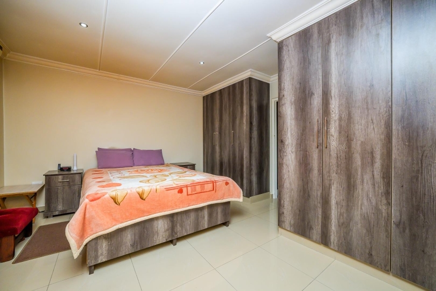 4 Bedroom Property for Sale in Havenside KwaZulu-Natal