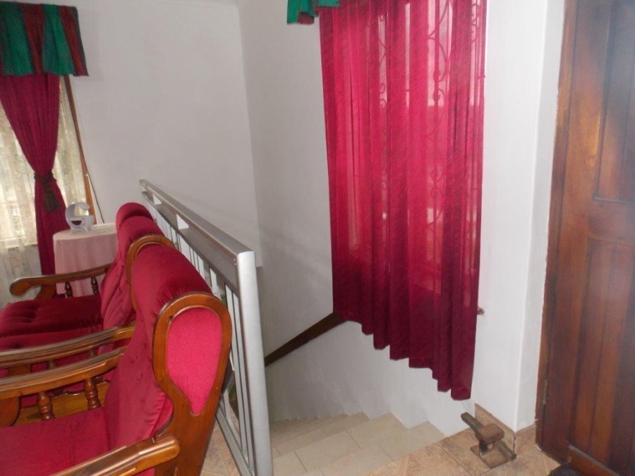 5 Bedroom Property for Sale in Kharwastan KwaZulu-Natal
