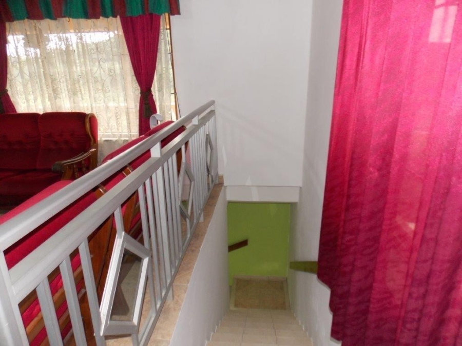 5 Bedroom Property for Sale in Kharwastan KwaZulu-Natal