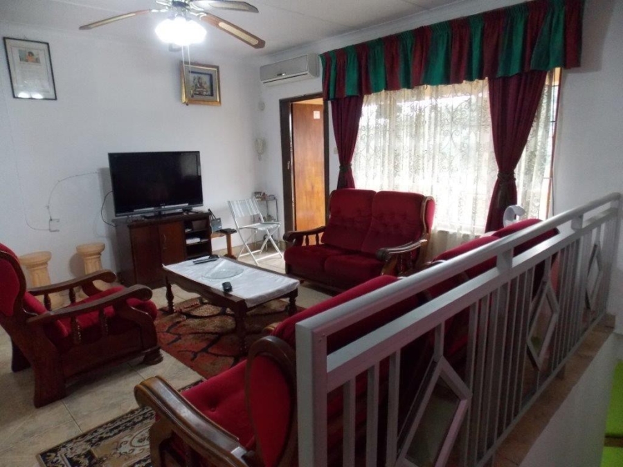 5 Bedroom Property for Sale in Kharwastan KwaZulu-Natal