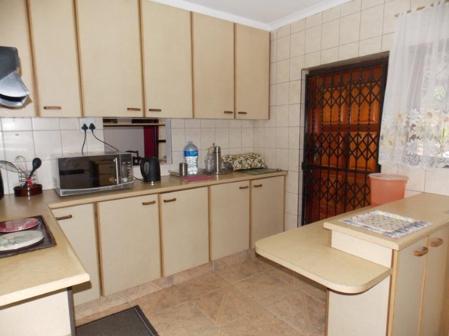 5 Bedroom Property for Sale in Kharwastan KwaZulu-Natal