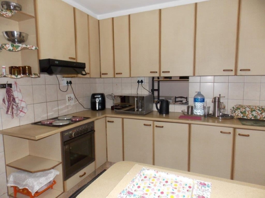 5 Bedroom Property for Sale in Kharwastan KwaZulu-Natal