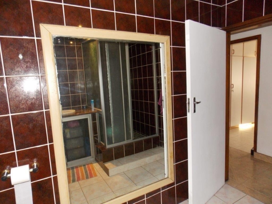 5 Bedroom Property for Sale in Kharwastan KwaZulu-Natal