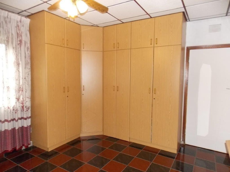 5 Bedroom Property for Sale in Kharwastan KwaZulu-Natal