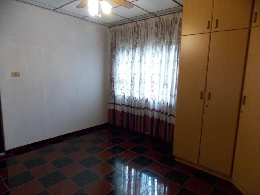 5 Bedroom Property for Sale in Kharwastan KwaZulu-Natal