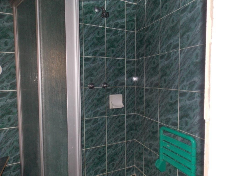 5 Bedroom Property for Sale in Kharwastan KwaZulu-Natal