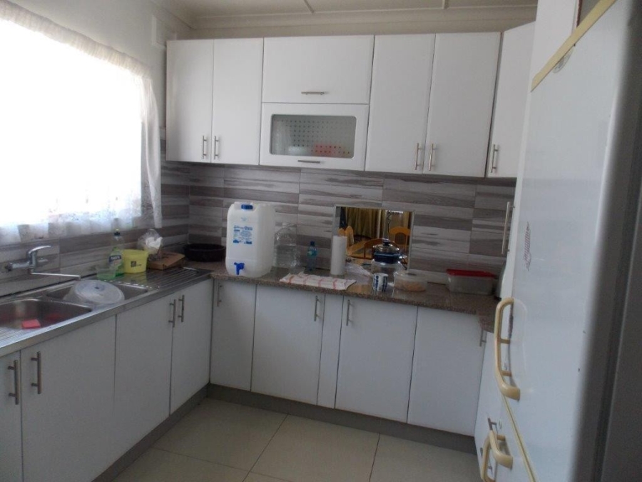 5 Bedroom Property for Sale in Kharwastan KwaZulu-Natal
