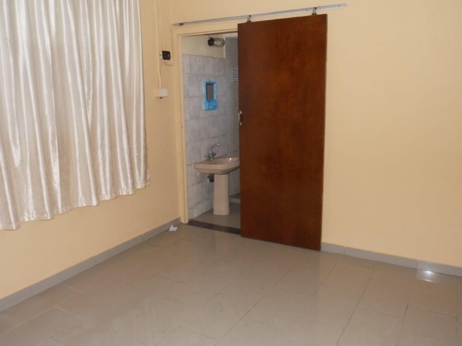 5 Bedroom Property for Sale in Kharwastan KwaZulu-Natal