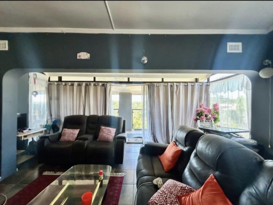 8 Bedroom Property for Sale in Bellair KwaZulu-Natal