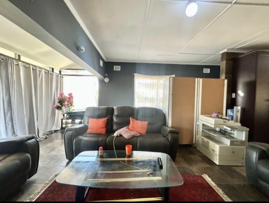 8 Bedroom Property for Sale in Bellair KwaZulu-Natal