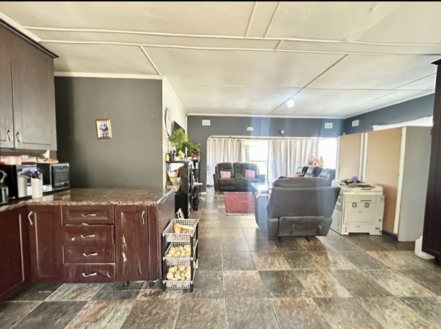 8 Bedroom Property for Sale in Bellair KwaZulu-Natal