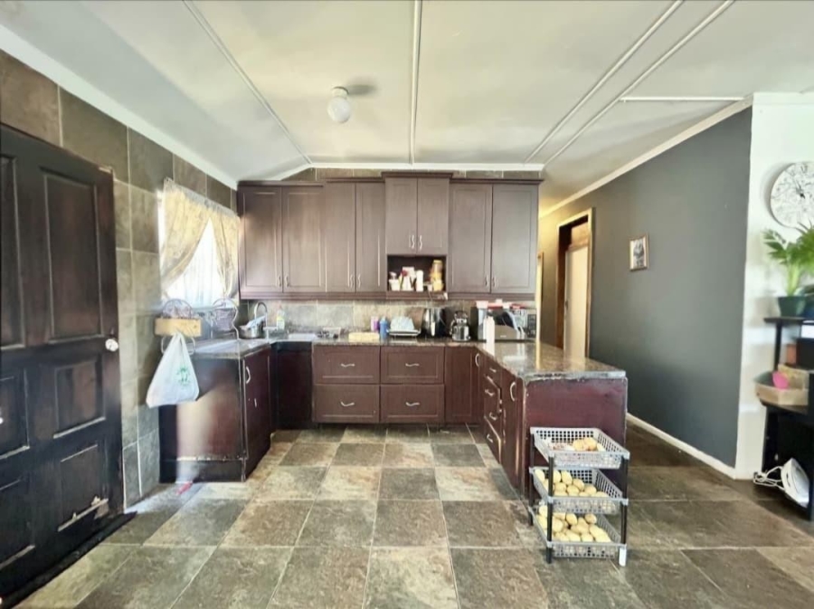 8 Bedroom Property for Sale in Bellair KwaZulu-Natal