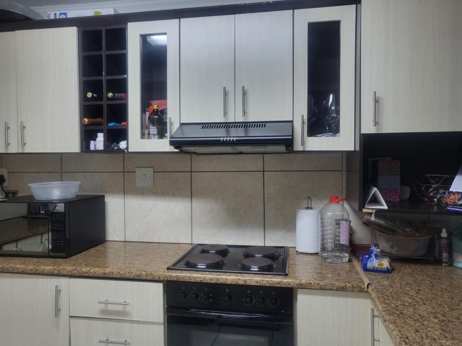 3 Bedroom Property for Sale in Queensburgh KwaZulu-Natal