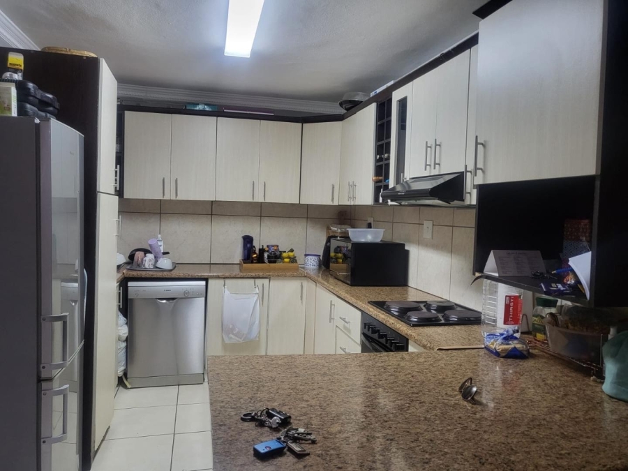 3 Bedroom Property for Sale in Queensburgh KwaZulu-Natal