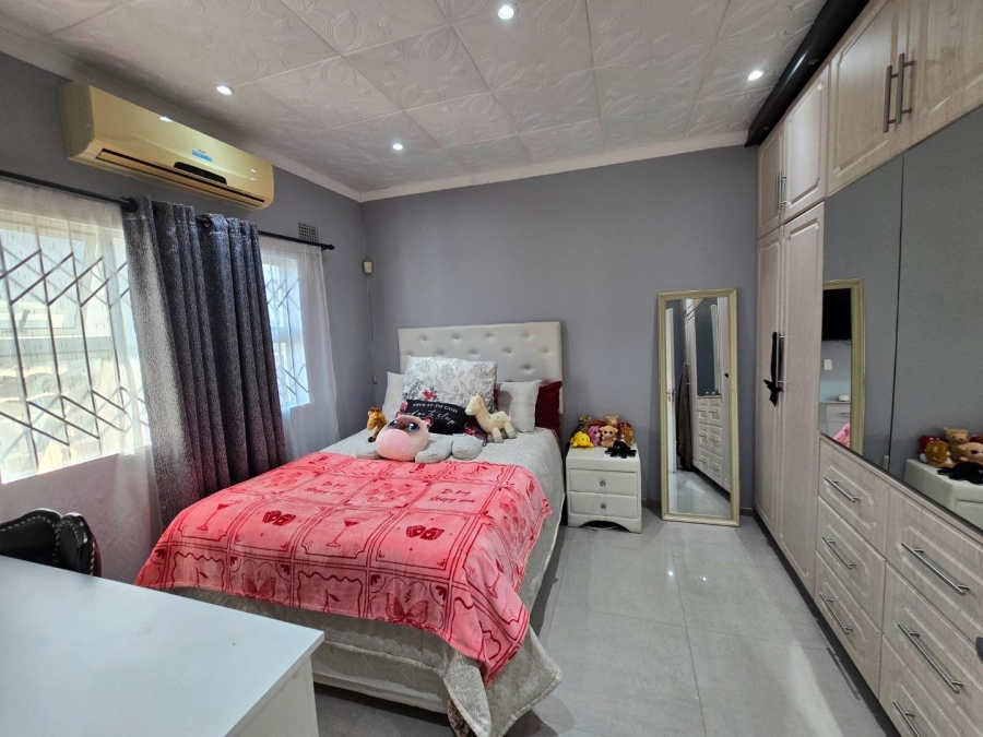 4 Bedroom Property for Sale in Escombe KwaZulu-Natal