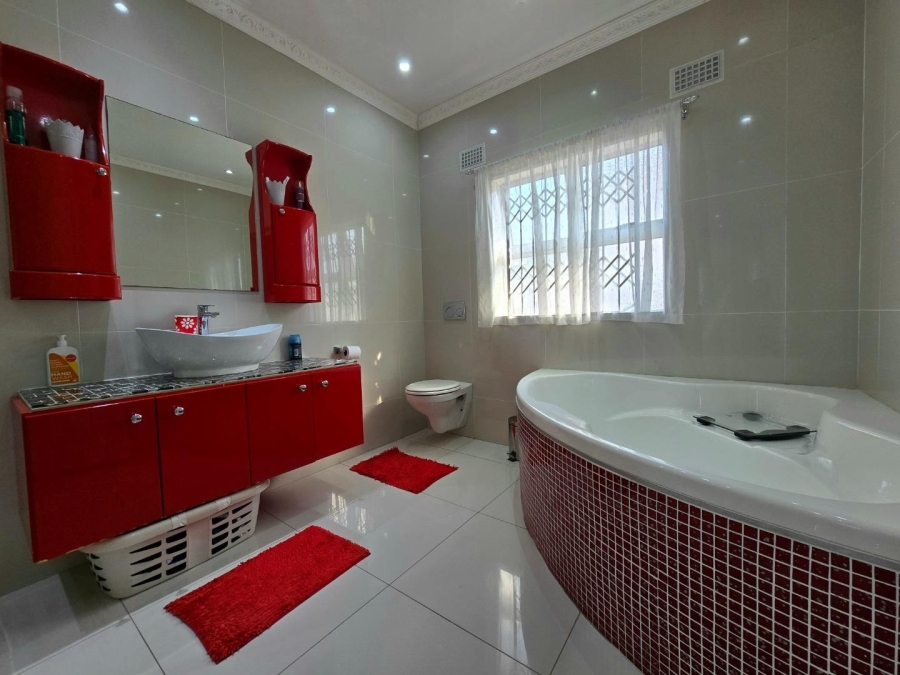 4 Bedroom Property for Sale in Escombe KwaZulu-Natal