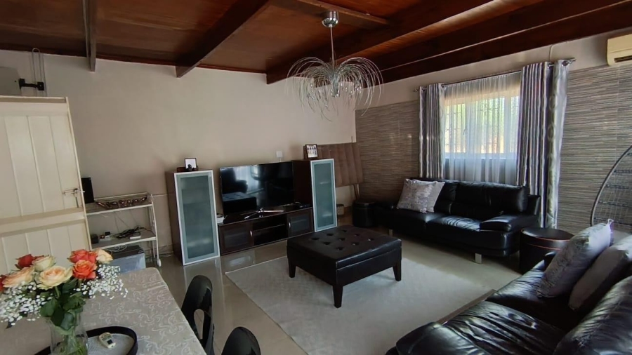 5 Bedroom Property for Sale in Silverglen KwaZulu-Natal
