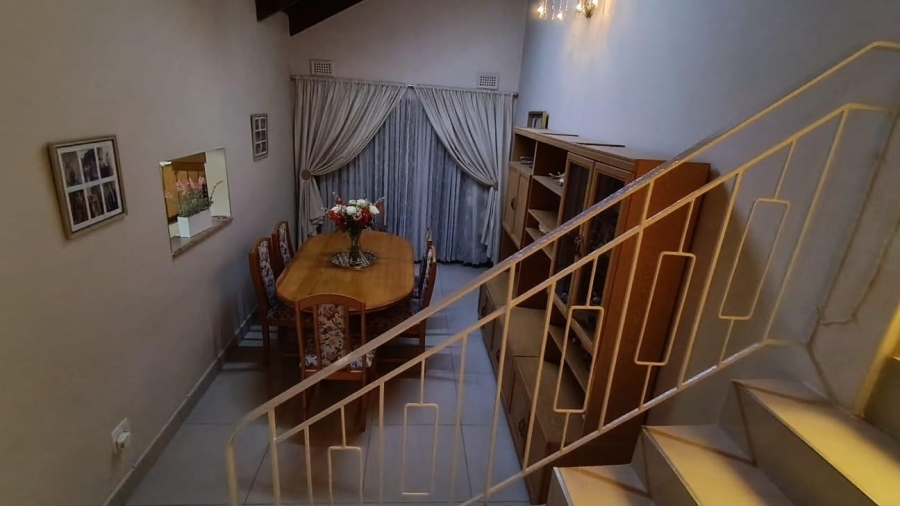 5 Bedroom Property for Sale in Silverglen KwaZulu-Natal