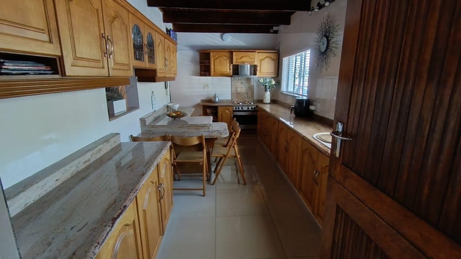 5 Bedroom Property for Sale in Silverglen KwaZulu-Natal