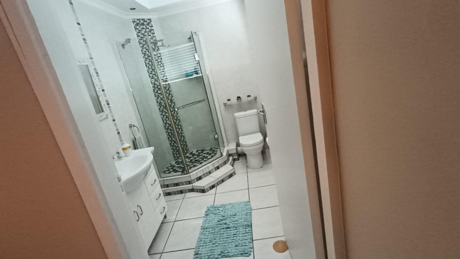 5 Bedroom Property for Sale in Silverglen KwaZulu-Natal