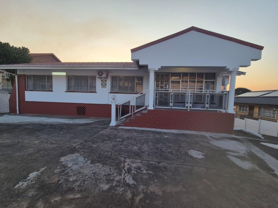 4 Bedroom Property for Sale in Kharwastan KwaZulu-Natal