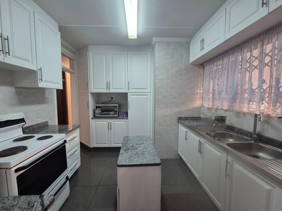 4 Bedroom Property for Sale in Kharwastan KwaZulu-Natal