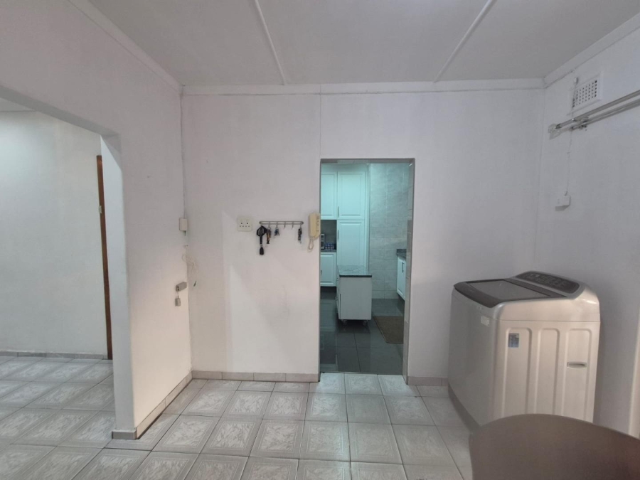 4 Bedroom Property for Sale in Kharwastan KwaZulu-Natal