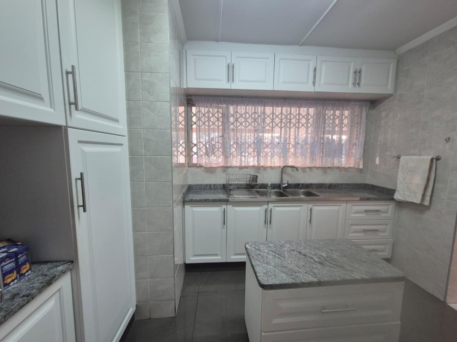 4 Bedroom Property for Sale in Kharwastan KwaZulu-Natal