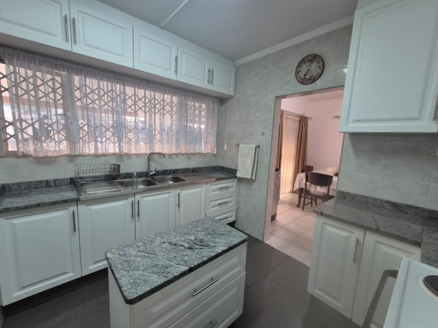 4 Bedroom Property for Sale in Kharwastan KwaZulu-Natal