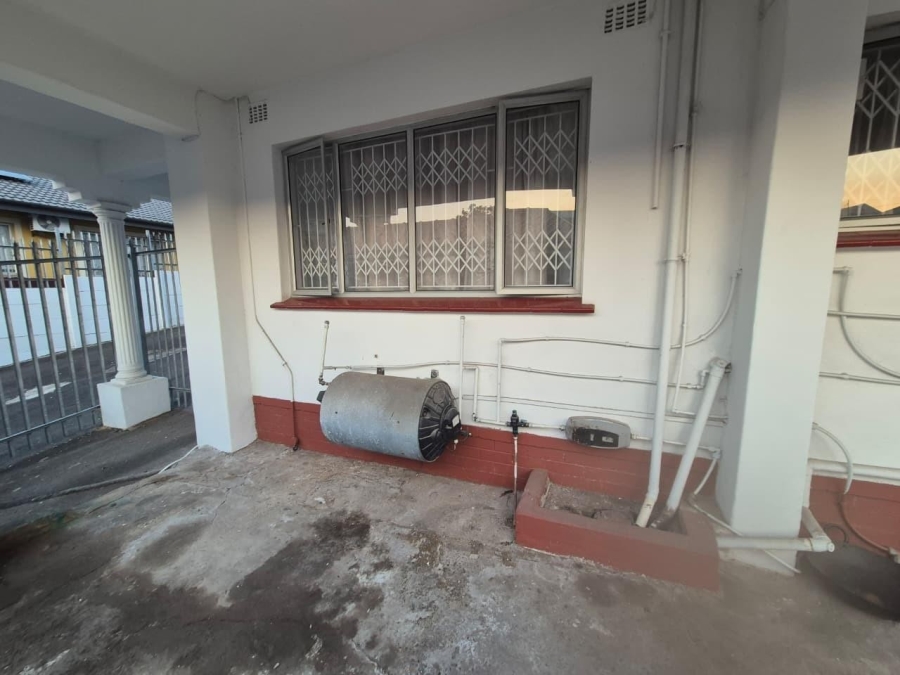 4 Bedroom Property for Sale in Kharwastan KwaZulu-Natal