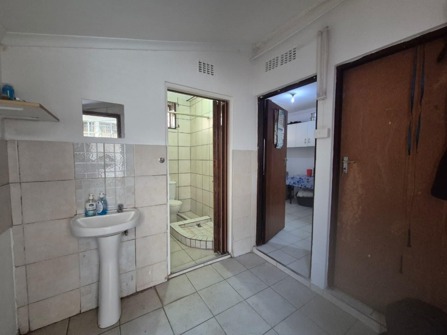 4 Bedroom Property for Sale in Kharwastan KwaZulu-Natal